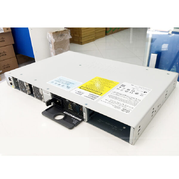 C9200L-24T-4G-E Switch Cisco Catalyst 9200L 24-port data, 4 x 1G, Network Essentials